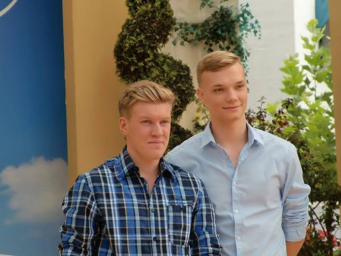Kevin Und Manuel Mitternacht Auf Korsika