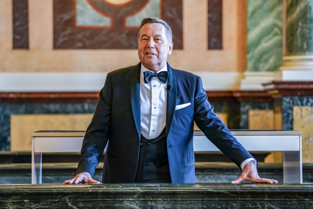 ROLAND KAISER „SemperOpernball 2020“: Judith Rakers steigt aus, Roland ...