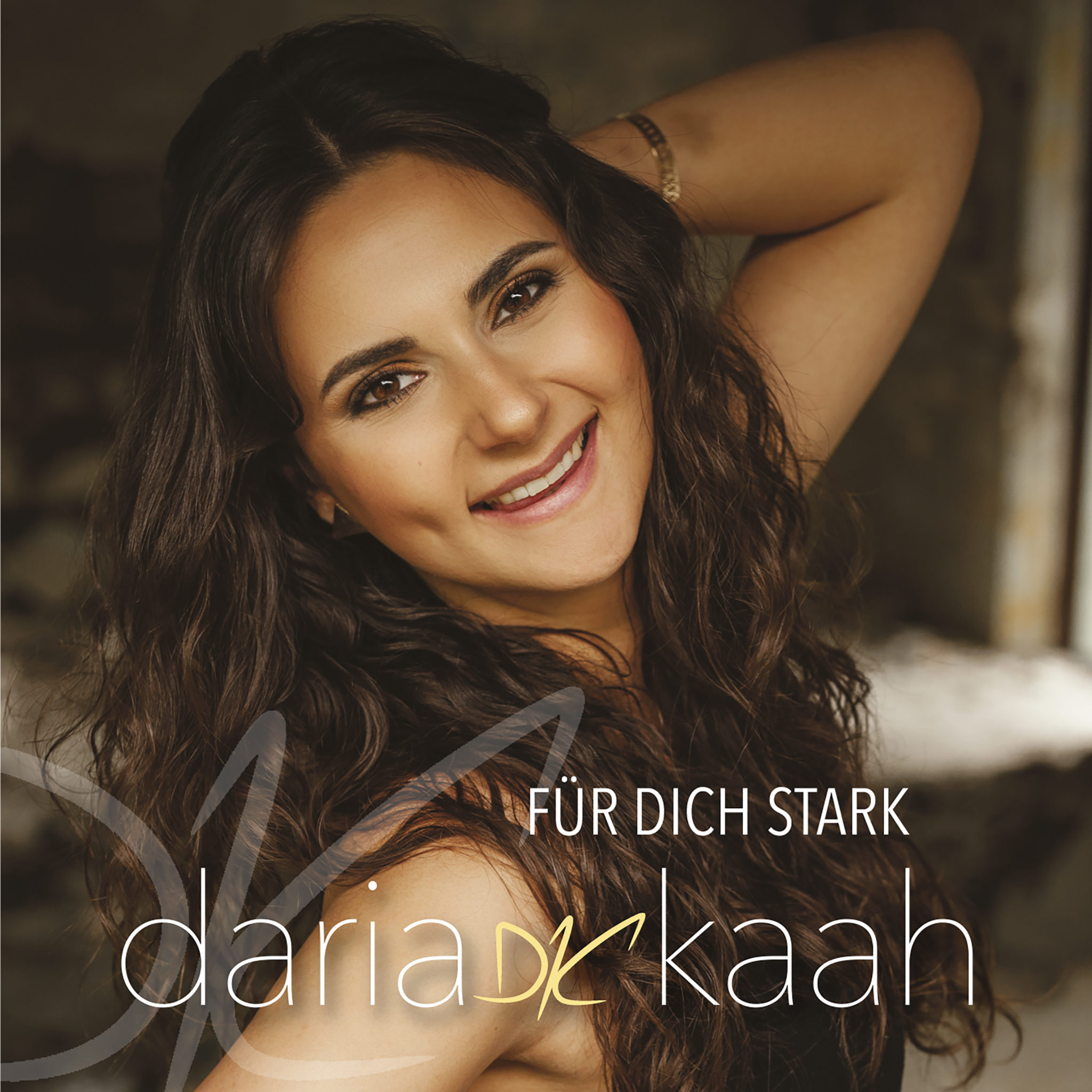 DARIA KAAH Ihr neuer Titel ist so einprägsam wie ein “Hologramm”! Smago