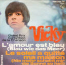 VICKY LEANDROS <br>Vicky-Titel „L’amour est bleu” in der letzten Staffel von “Killing Eve”!