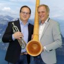 SUPERHORN WALTI SIGRIST & HELLY KUMPUSCH <br>Mit „Das Wahrzeichen der Schweiz“ schaffen sie eine Symbiose aus Alphorn und Trompete!