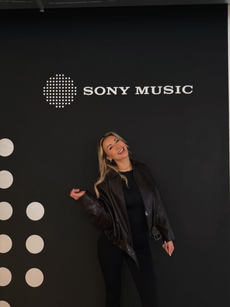 ANNA-CARINA WOITSCHACK <br>Anna-Carina Woitschack unterschreibt bei Ariola! Erste Single „Dieses Gefühl“ erscheint am 20.02.2026!