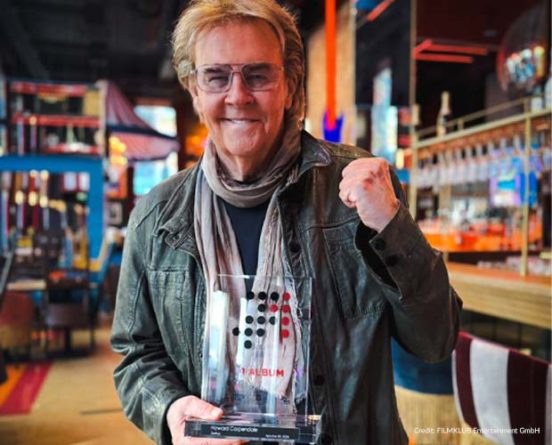 HOWARD CARPENDALE <br>Mit 80 Jahren: Howard Carpendale erstmals auf Platz 1 der Offiziellen Deutschen Charts!