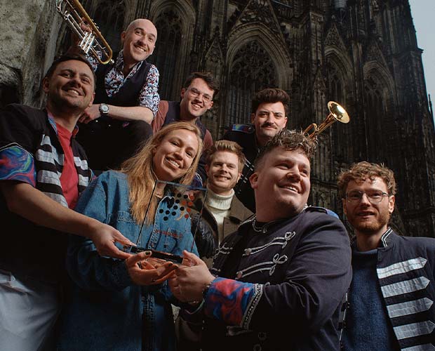 „OFFIZIELLE DEUTSCHE CHARTS“ (Gfk Entertainment) <br>„Karnevalsmaus“ sensationell auf Platz 1: Karnevalssongs so stark wie seit 2010 nicht mehr! „OFFIZIELLE DEUTSCHE CHARTS“ (Gfk Entertainment) <br>„Karnevalsmaus“ sensationell auf Platz 1: Karnevalssongs so stark wie seit 2010 nicht mehr!