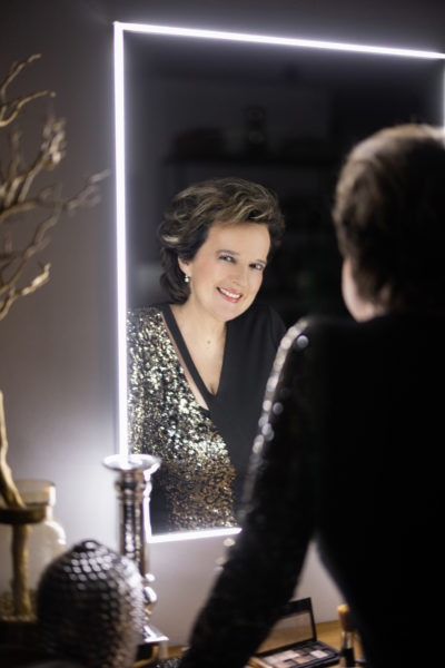 MONIKA MARTIN <br>„Post“ von Monika Martin zu ihrem neuen Song „Lieblingsoma“!