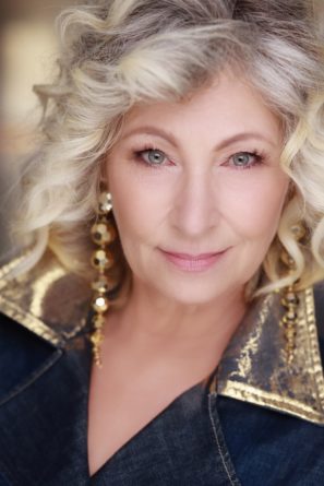 CLAUDIA JUNG <br>Ab sofort exklusiv bei Mewes Entertainment im Booking!