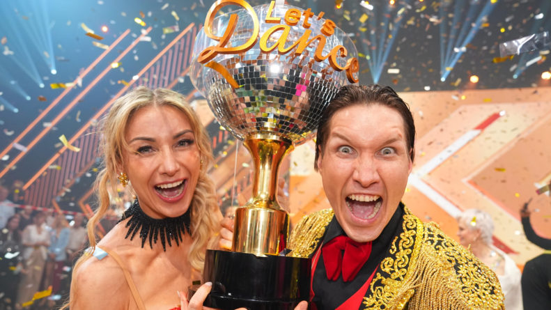 ANNA-CARINA WOITSCHACK <br>Final-Kracher bei RTL: Anna-Carina Woitschack ist „Dancing Star 2026“!