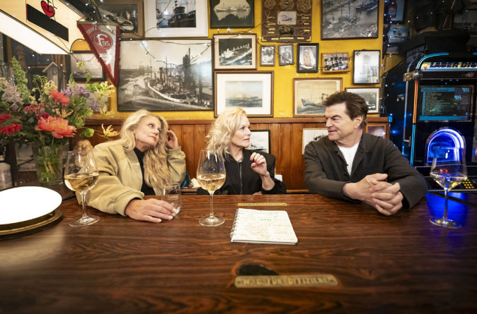 INA MÜLLER <br>„Inas Nacht“: Staffelauftakt mit Barbara Schöneberger, Campino und „Die Toten Hosen“