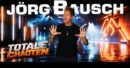JÖRG BAUSCH <br>„Totale Chaoten“ ODER Wenn aus dem ganz normalen Wahnsinn das ganz große Glück wird!