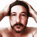 ALEX STRAUB <br>Mit „Wenn ich dich berühr“ zeigt er seine gefühlvolle Seite!