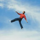 „OFFIZIELLE DEUTSCHE CHARTS“ (Gfk Entertainment) <br>Ein „Wildchild“ ganz oben: Alex Warren erobert Album Charts!