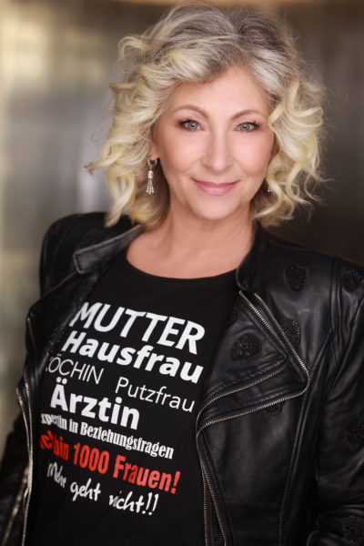 CLAUDIA JUNG <br>“Männer haben Angst in meinem Camper!“